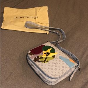 Vintage lv messenger bag